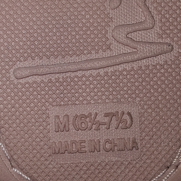 NEW Nicole Miller Fuzzy Light Pink Slide Criscross Faux Fur Slippers Sz Med NWT - Picture 4 of 5